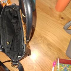 お話し中。バックの画像