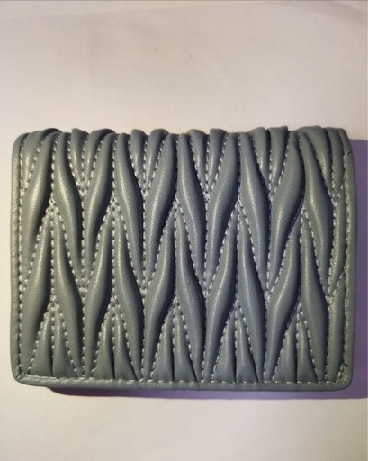 Miu Miu 二つ折り財布 マテラッセ Cipria