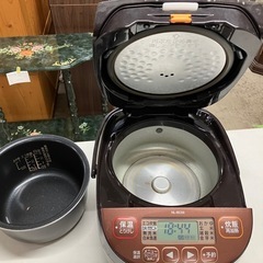 O2505-363 象印 マイコン炊飯ジャー NL-BC05 2019年製 通電確認済み 中古の画像