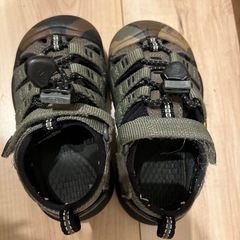 keen 水辺兼用サンダル ・ニューバランススニーカーの画像