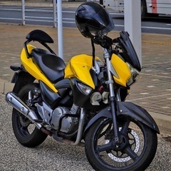 SUZUKI GSR250