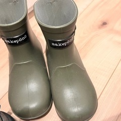 keen 水辺兼用サンダル ・ニューバランススニーカーの画像