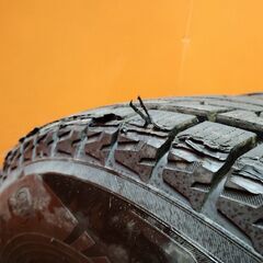 【走行短め】YOKOHAMA G075 LT285/70R17 121/118 17インチ スタッドレス 4本 23年製 FJクルーザー ランクルプラド等　(KTN372)の画像