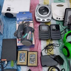 電気製品など ジャンク品まとめ◇PC用品 リモコン ライト 扇風機 スピーカー ネッククーラーファンの画像