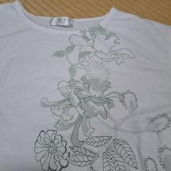 YURI　Tシャツの画像