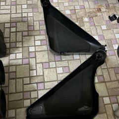ゼファー400 サイドカバー