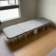 ★引き取り限定★折りたたみベッド 幅65×奥行き192×高さ29 cm