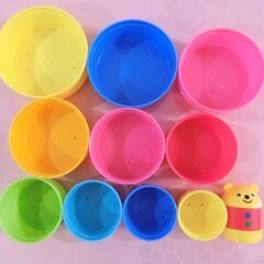子ども おもちゃ コンビ コップがさね 知育 状態良好の画像