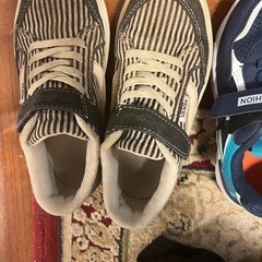 子供靴vansなどの画像
