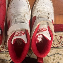 子供靴vansなどの画像