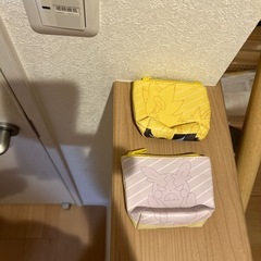 ポケモン、モルペコとレントラーの財布の画像