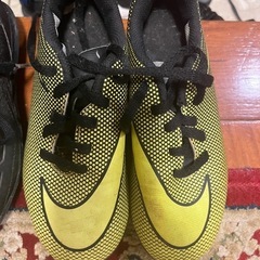 サッカーシューズの画像