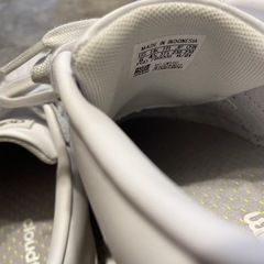 adidas スニーカー レディース 23.0cm
の画像