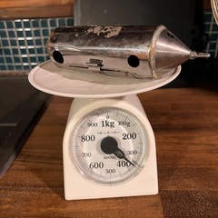 釣具　天秤とビシの画像