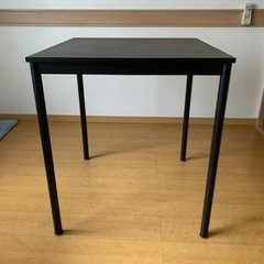 ダイニングテーブルと椅子2脚(セット)
