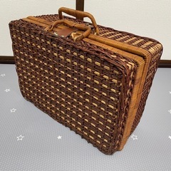 ピクニックバスケット　食器セット付き