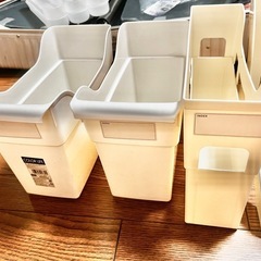 片付け　収納　本立て　ボックス　ケース　合計8点の画像