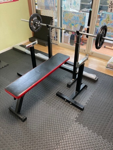 ベンチプレスセット　トレーニング　肉体改造　ダイエット