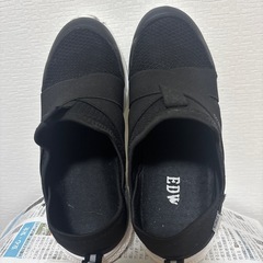 かかと踏める靴