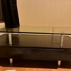 ガラステーブルですの画像