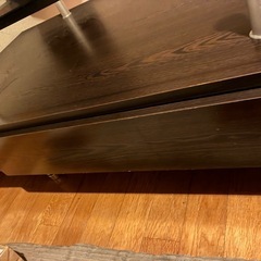ガラステーブルですの画像