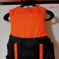 ライフジャケット  新品　子供用 呼び子付き 救命胴衣 　海水浴　釣り 2点の画像