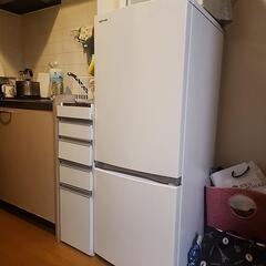 譲り先決定済　冷蔵庫、洗濯機、食器棚、机