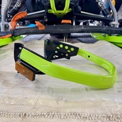 ARCTIC CAT 純正フロントバンパー　ハイパーグリーン　ス...