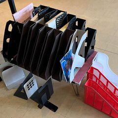 ブックエンド、本立て、ファイル、クリアケースなど無料です