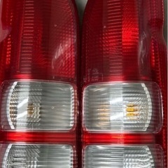 ハイエース　3型　純正テールランプ　左右