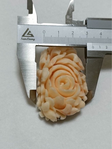 珊瑚 天然サンゴ ブローチ 帯留め