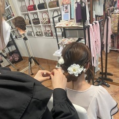 現役美容師から習うヘアアレンジの画像