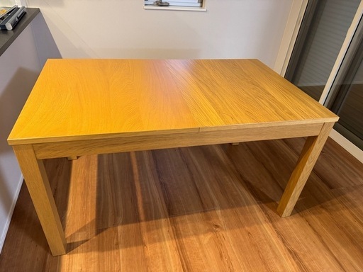 イケア伸長式テーブルIKEA BJURSTA (DK) 用賀のテーブル