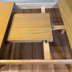 イケア　伸長式テーブル　IKEA BJURSTAの画像