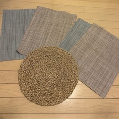 無印良品と、ニトリの食事マット5点