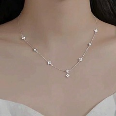 【値下げしました】ステンレス華奢ネックレス/シルバー/ラインストーン/サビない/錆びないの画像