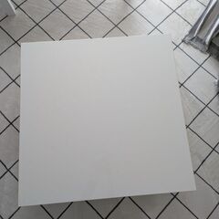 正方形のセンターテーブル
