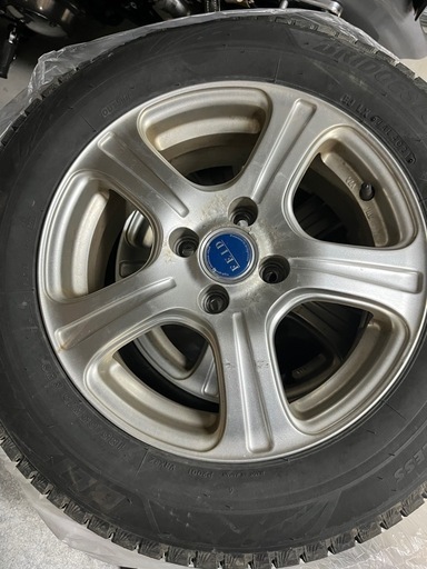 スタッドレス　
ブリザック VRX3 185/65R15 88Q 4本　アルミ付き