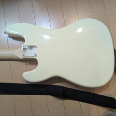 エレキベース JBタイプ ホワイト系の画像