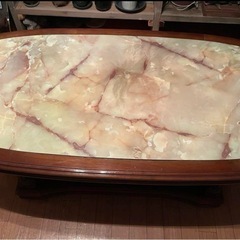 センターテーブル　大理石風？