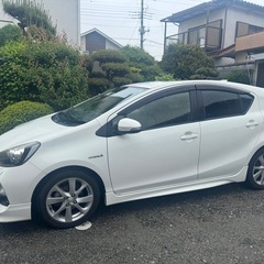 かっこいい燃費がすごいアクア安心して乗れます。の画像