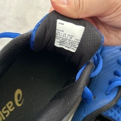 アシックススニーカーの画像