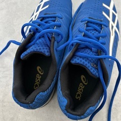 アシックススニーカーの画像