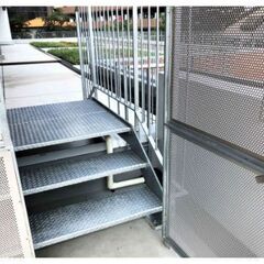 週払い可！！建築金物取付職人募集！！学歴不問、未経験者歓迎、経験者大歓迎、お気軽にお問い合わせください！の画像
