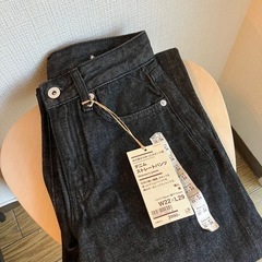 無印　未使用 ブラックデニム ストレートパンツ