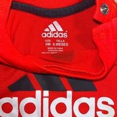 adidasの画像