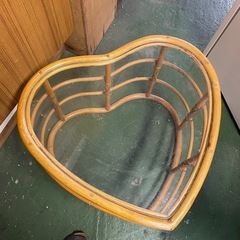 ハート型ラタン ガラステーブル