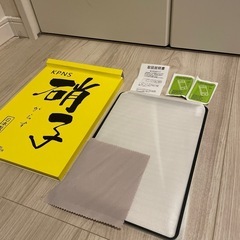 Android、iPhone、タブレットケースどれでも100円の画像