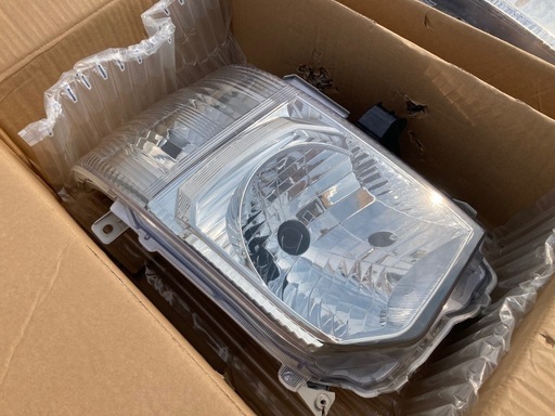 200系4型ヘッドライト(社外)