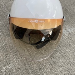 ダムトラックス　ヘルメット